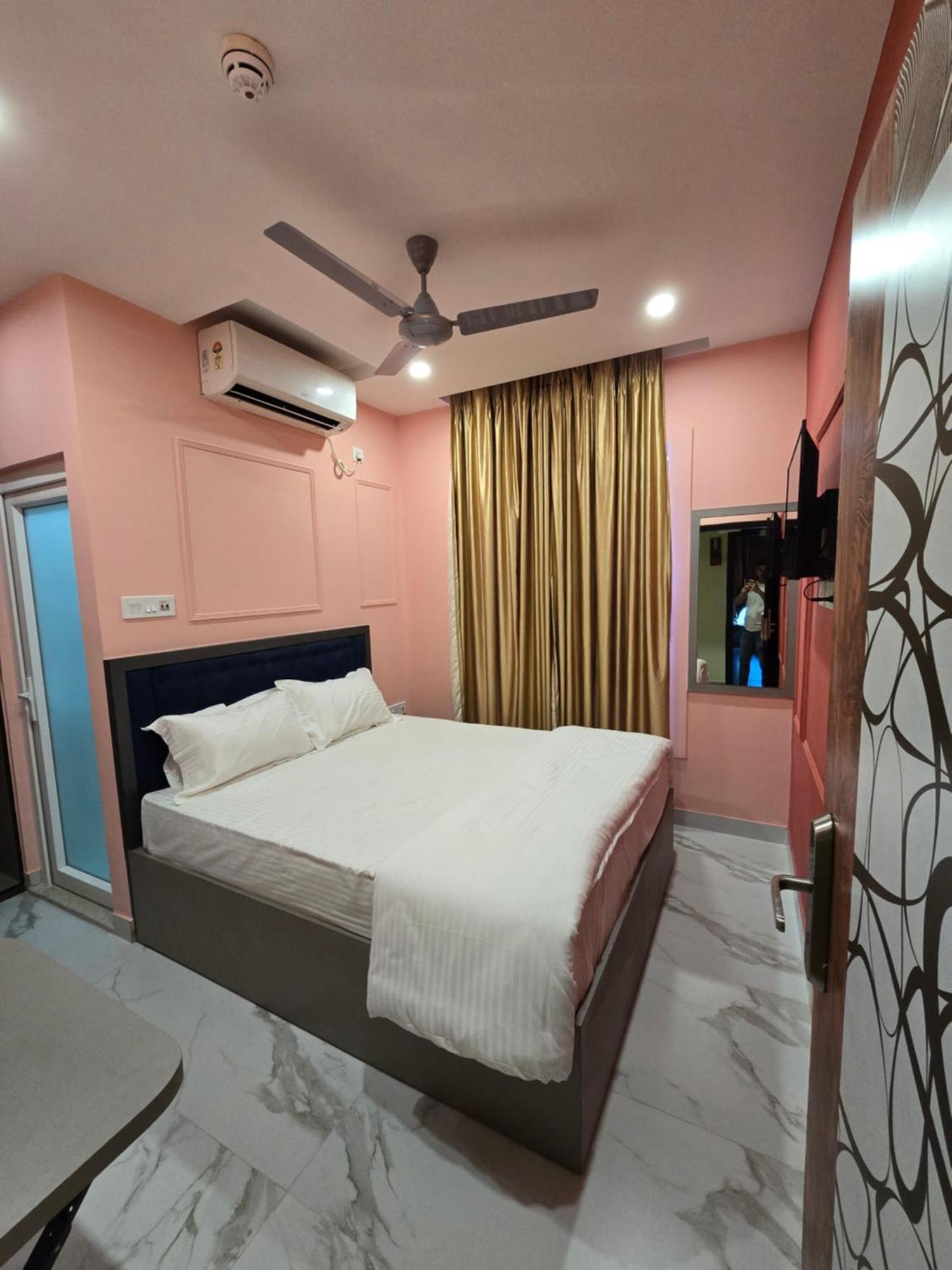 Step Home Kolkata Exterior photo