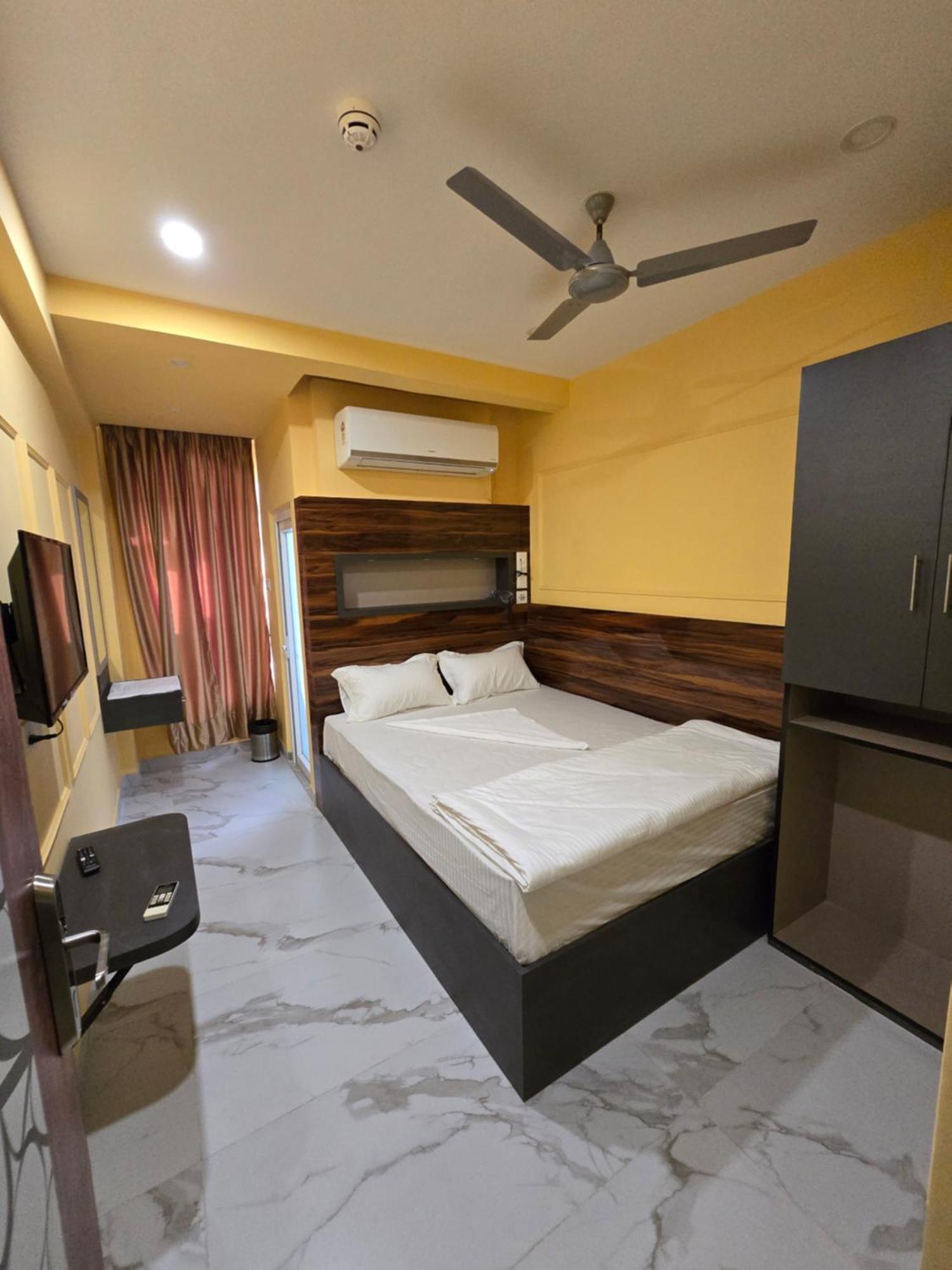 Step Home Kolkata Exterior photo